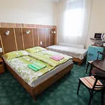 Art Maganszallashely Homestay *